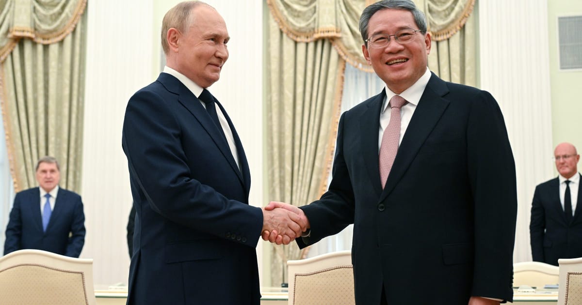 Poutine approfondit ses liens avec la Chine en proposant un régime de voyage sans visa