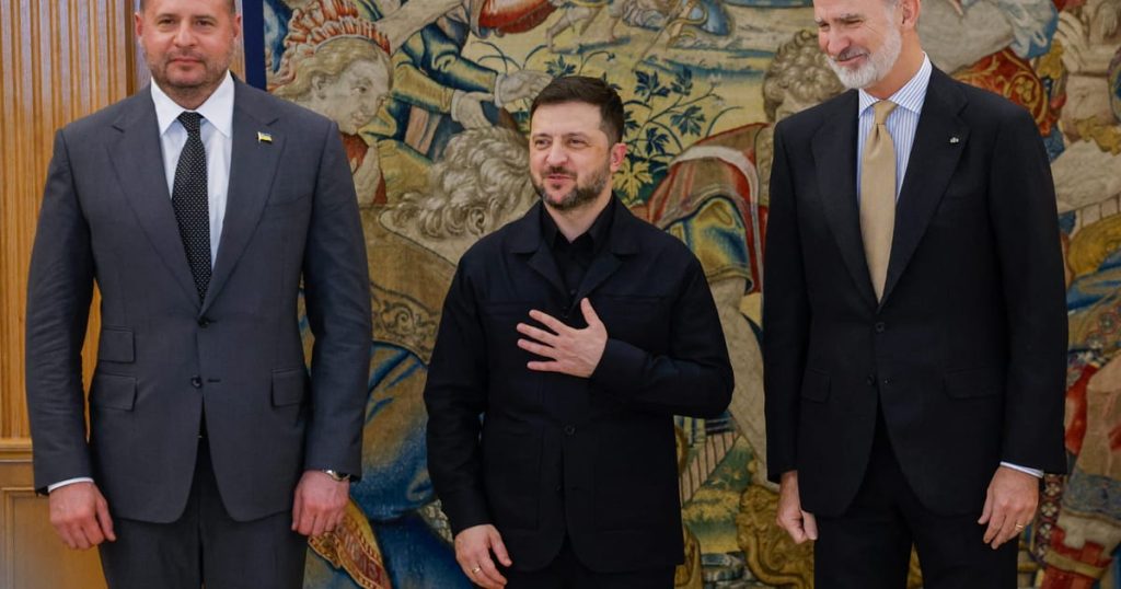Zelensky fait face à des pressions pour licencier son principal conseiller Yermak en raison d'un scandale de corruption
