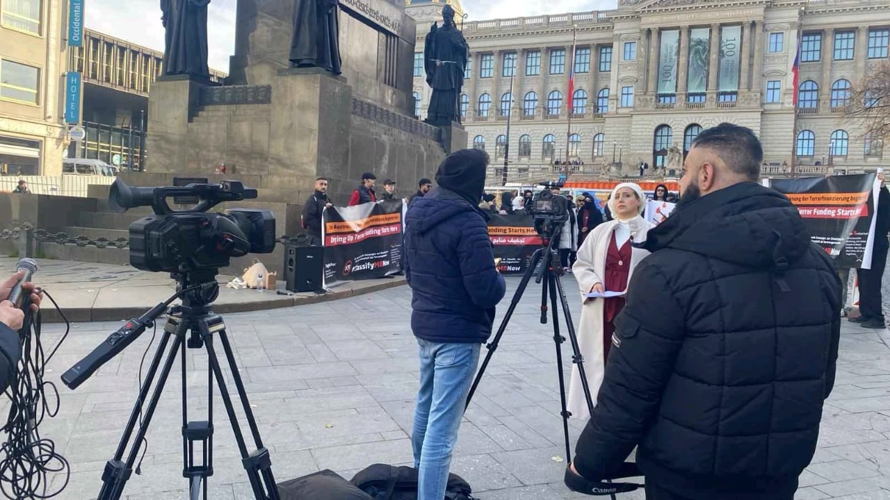 Face à l’extrémisme, l’Europe privilégie le dialogue culturel et médiatique