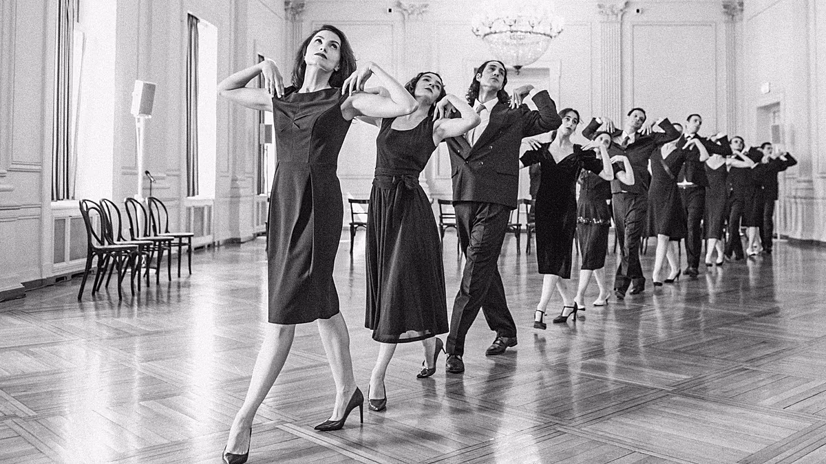 « Kontakthof » : la Grèce fait revivre Pina Bausch au Théâtre national
