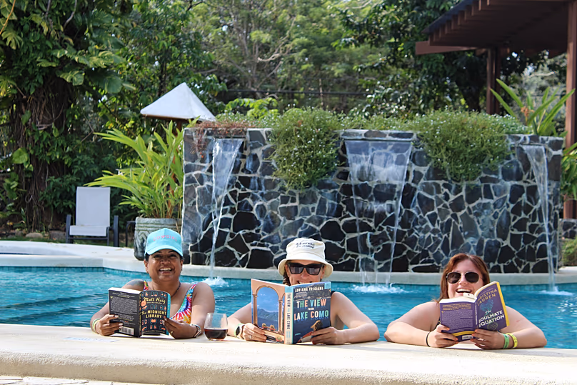 Guenièvre de la Mare a cofondé le Silent Book Club et revient tout juste d'une retraite au Costa Rica.