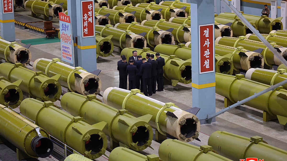 Kim Jong-un ordonne à la Corée du Nord d'augmenter sa production de missiles en 2026