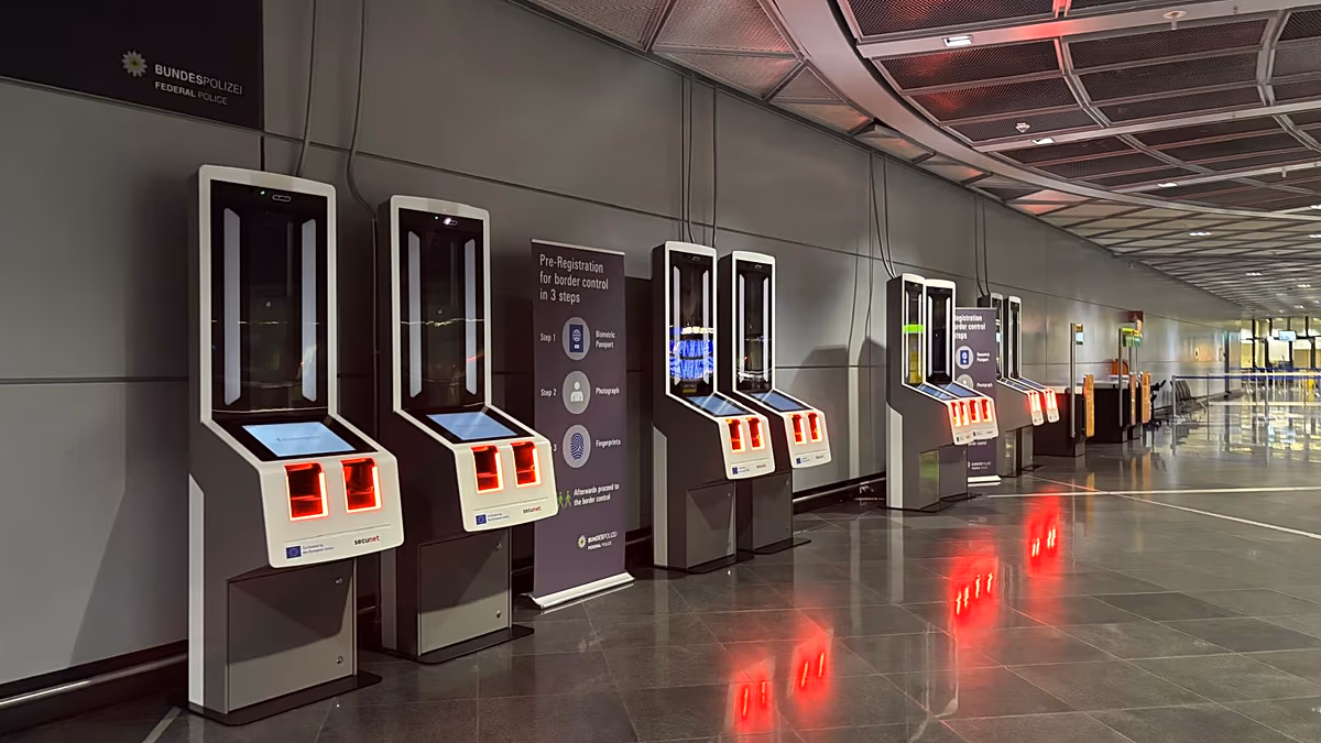 Système d'entrée/sortie de l'UE : la première phase de déploiement laisse les passagers attendre jusqu'à 3 heures dans les aéroports