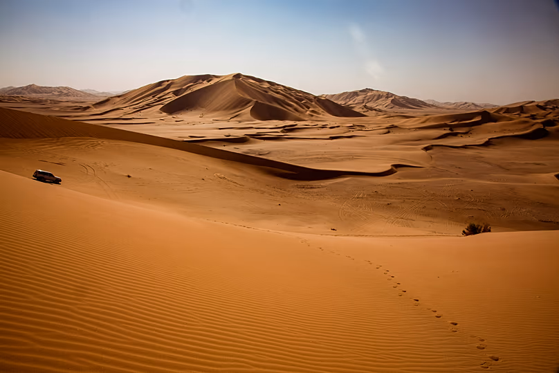 Sharqiya Sands est également un endroit privilégié pour les sports d'aventure dans le désert comme le dune bashing et le sandboard.