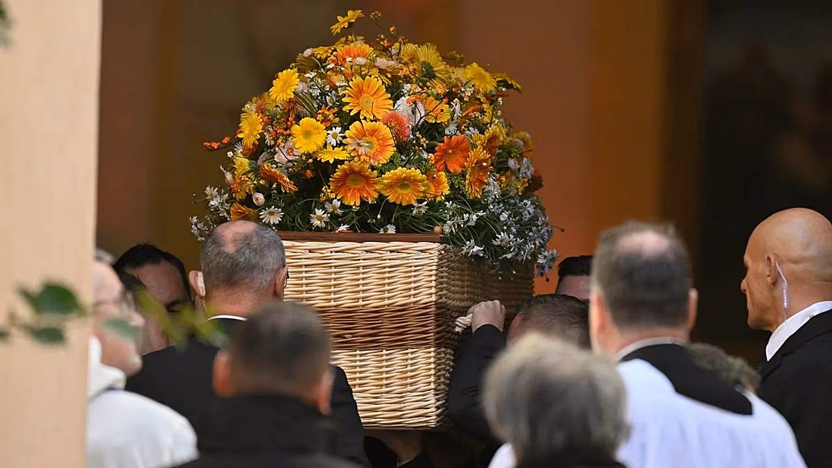 La France fait ses adieux à la star de cinéma Brigitte Bardot avec des funérailles et un hommage public à Saint-Tropez