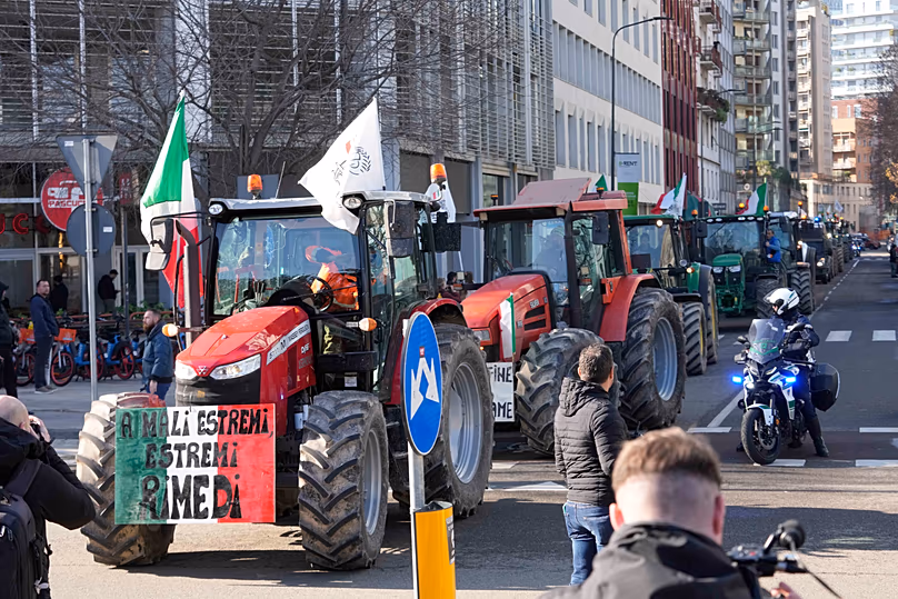 Manifestation d'agriculteurs devant le siège de la région Lombardie à Milan, le 29 janvier 2025