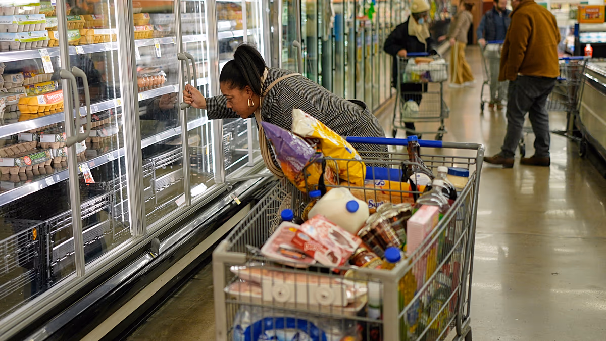 États-Unis : les étagères sont vides alors que les acheteurs se précipitent pour s'approvisionner avant la tempête hivernale