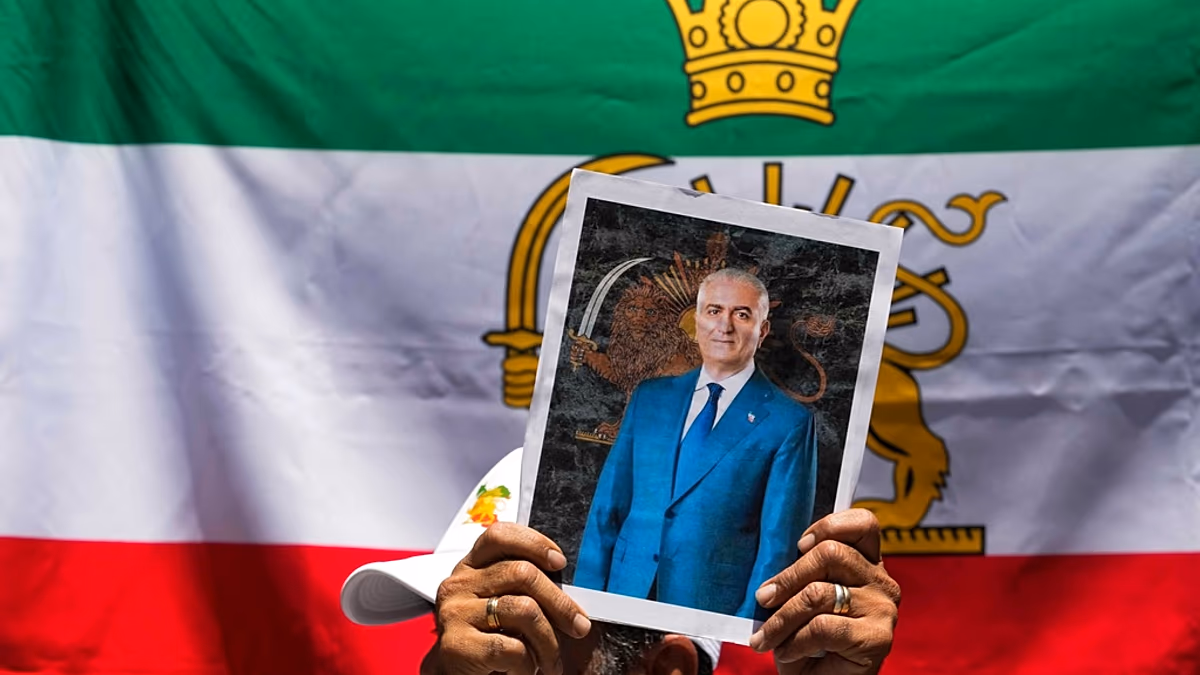 Le fils exilé du Shah d'Iran déclare que la République islamique « va tomber »