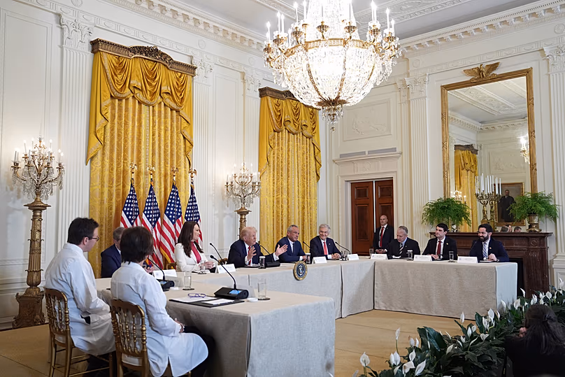 Le président américain Donald Trump s'exprime lors d'un événement visant à promouvoir les investissements dans les soins de santé en milieu rural, dans la salle Est de la Maison Blanche, le vendredi 16 janvier 2026, à Washington.