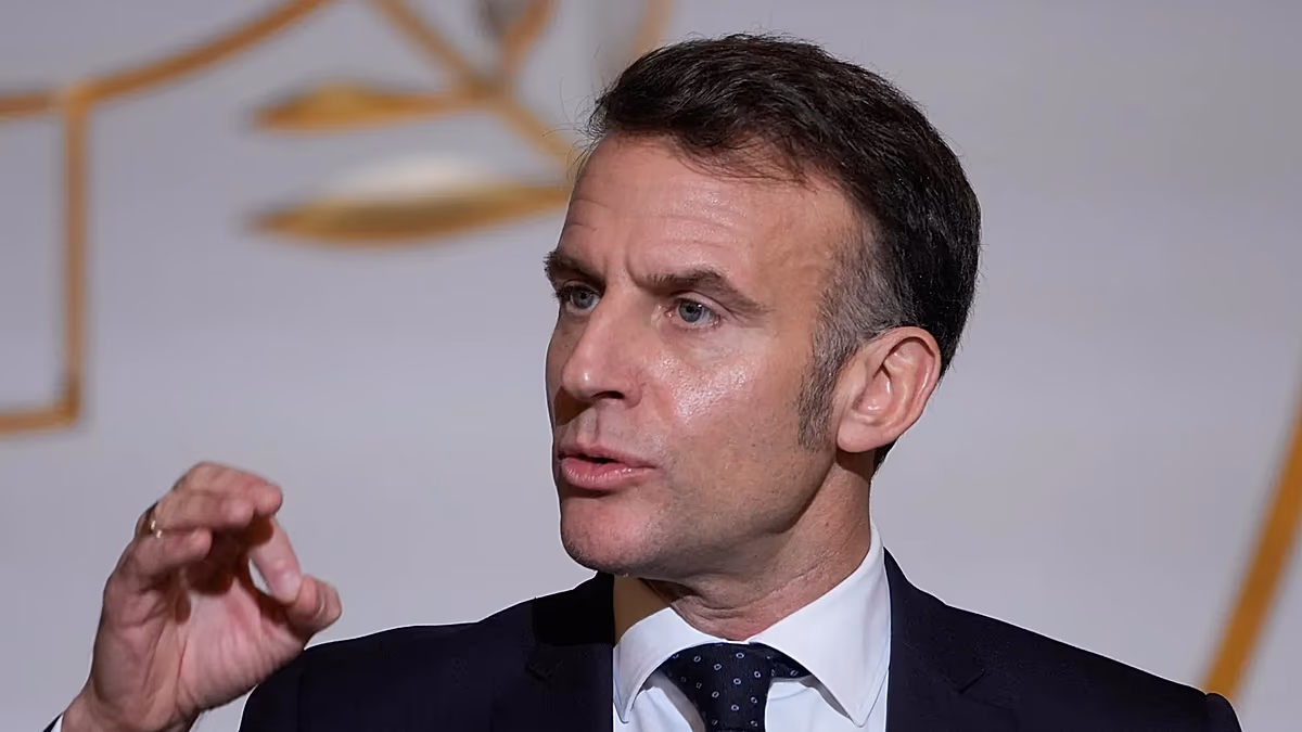 Des acteurs russes derrière une campagne de diffamation visant à accuser Macron dans les dossiers Epstein