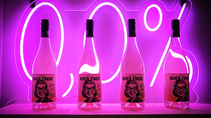 Les vins sans alcool sont présentés au salon Wine Paris 2026 au Parc des Expositions de la Porte de Versailles, le 10 février 2026.