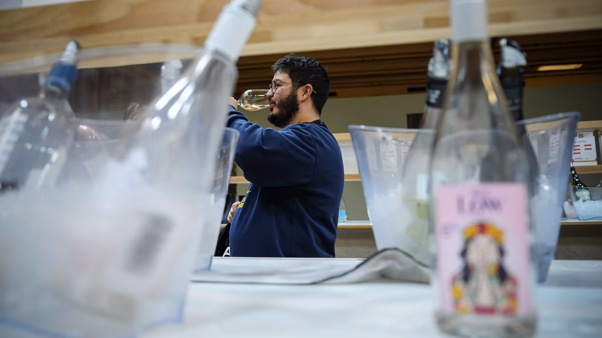 Bottoms up : les vins sans alcool à l'honneur au salon international de Paris
