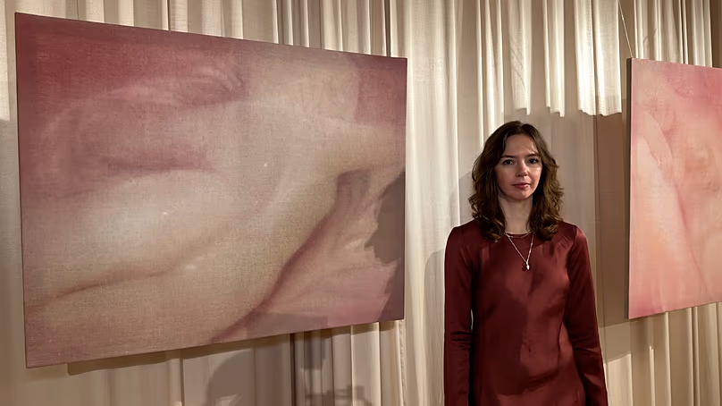 « Je me laisse reposer et mes rêves seront avalés par Velvet » est l'œuvre qui a lancé toute la réflexion sur le repos et est au cœur du concept de l'exposition.