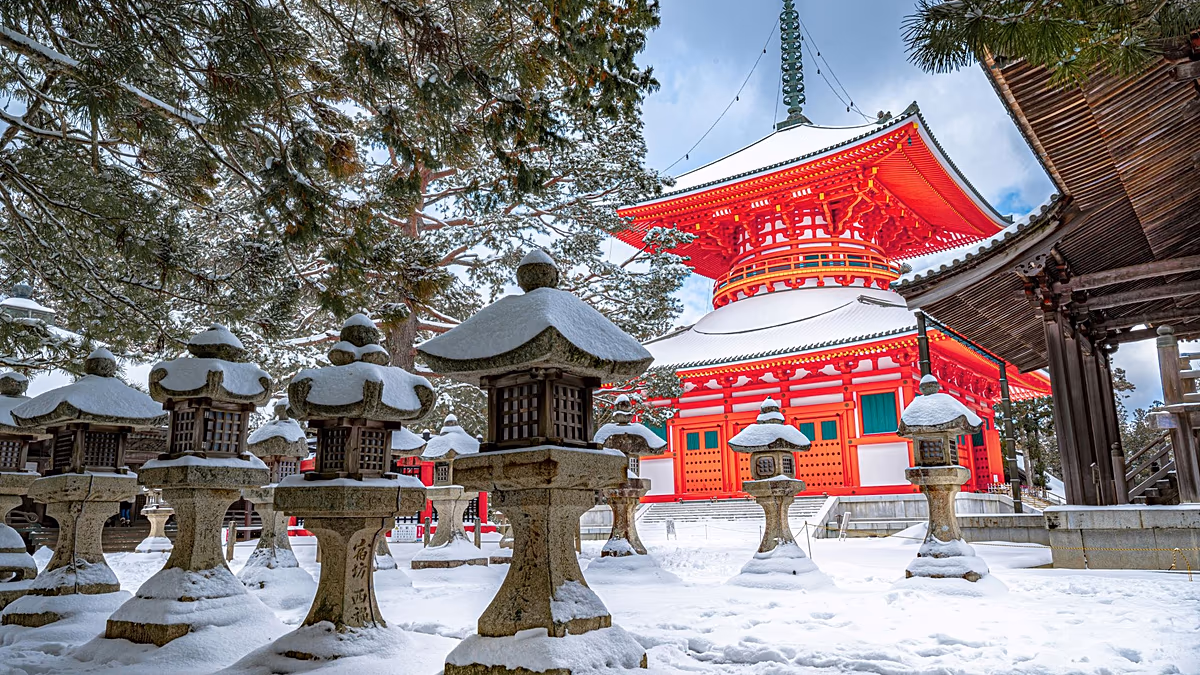 Le nouveau train touristique de luxe reliant Osaka au mont Kōya, classé au patrimoine mondial de l'UNESCO, sera lancé en avril