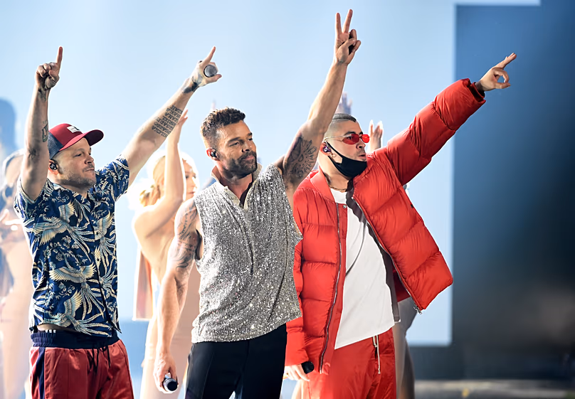 Résident, de gauche à droite, Ricky Martin et Bad Bunny lors de la 20e édition des Latin Grammy Awards, le jeudi 14 novembre 2019 à la MGM Arena de Las Vegas, États-Unis
