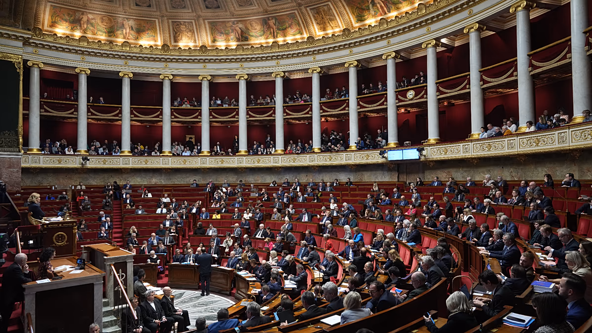 La France adopte le budget 2026 après que le gouvernement ait survécu aux votes de censure