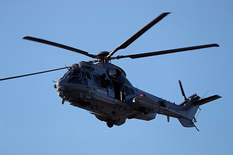 Un hélicoptère français Caracal survole une base militaire à Orléans, dans le centre de la France, le jeudi 16 janvier 2020. (Ludovic Marin/Pool Photo via AP)