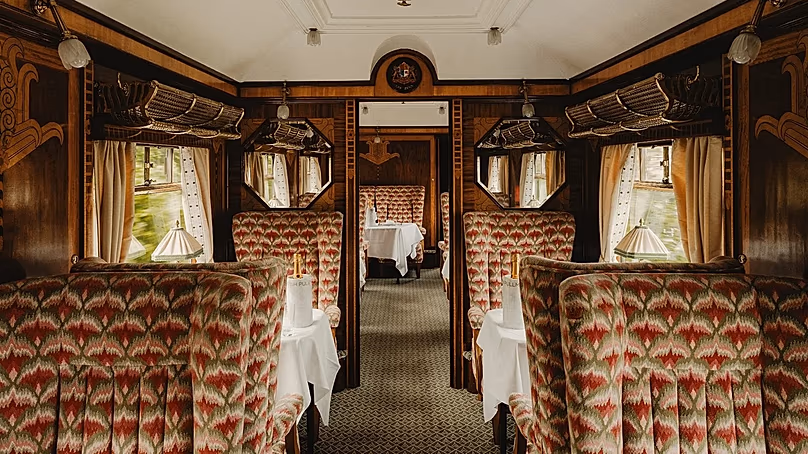 La calèche Zena du British Pullman. Chacun des wagons a son propre design et son propre nom.