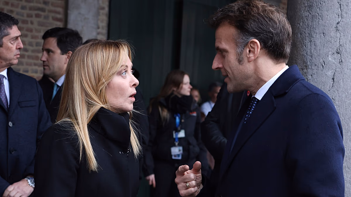Macron dit à Meloni de "rester chez lui" après ses commentaires sur le meurtre d'un militant français