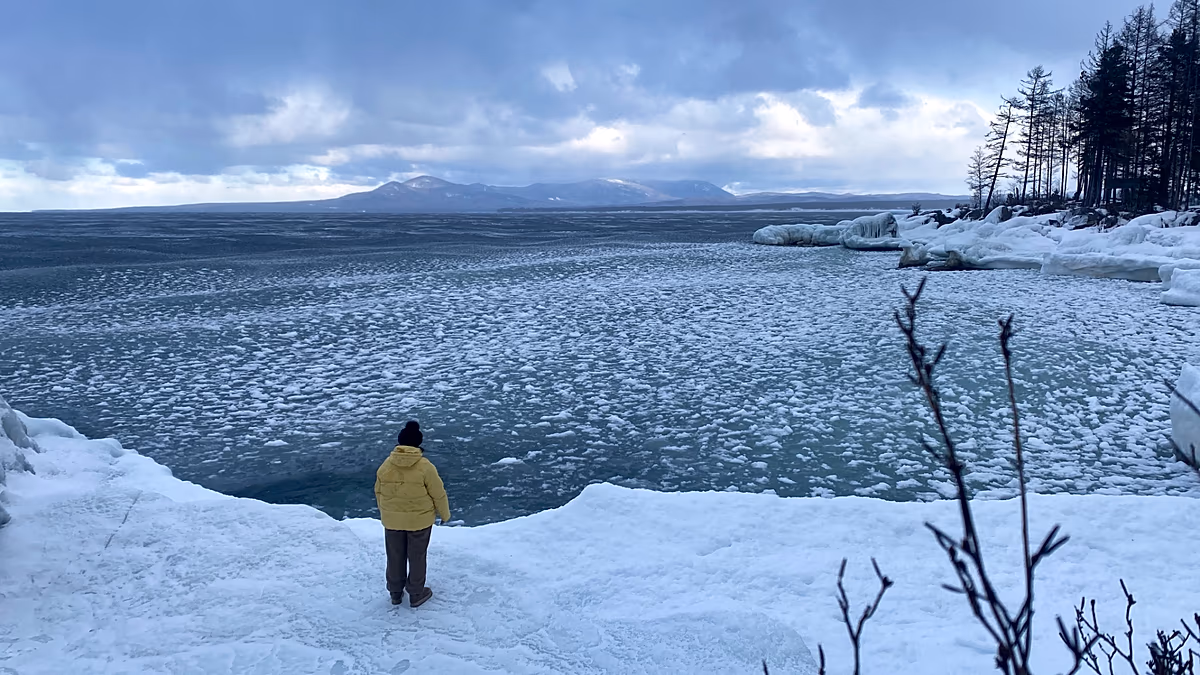 Sept touristes chinois se noient après que leur voiture soit tombée dans la glace en Russie