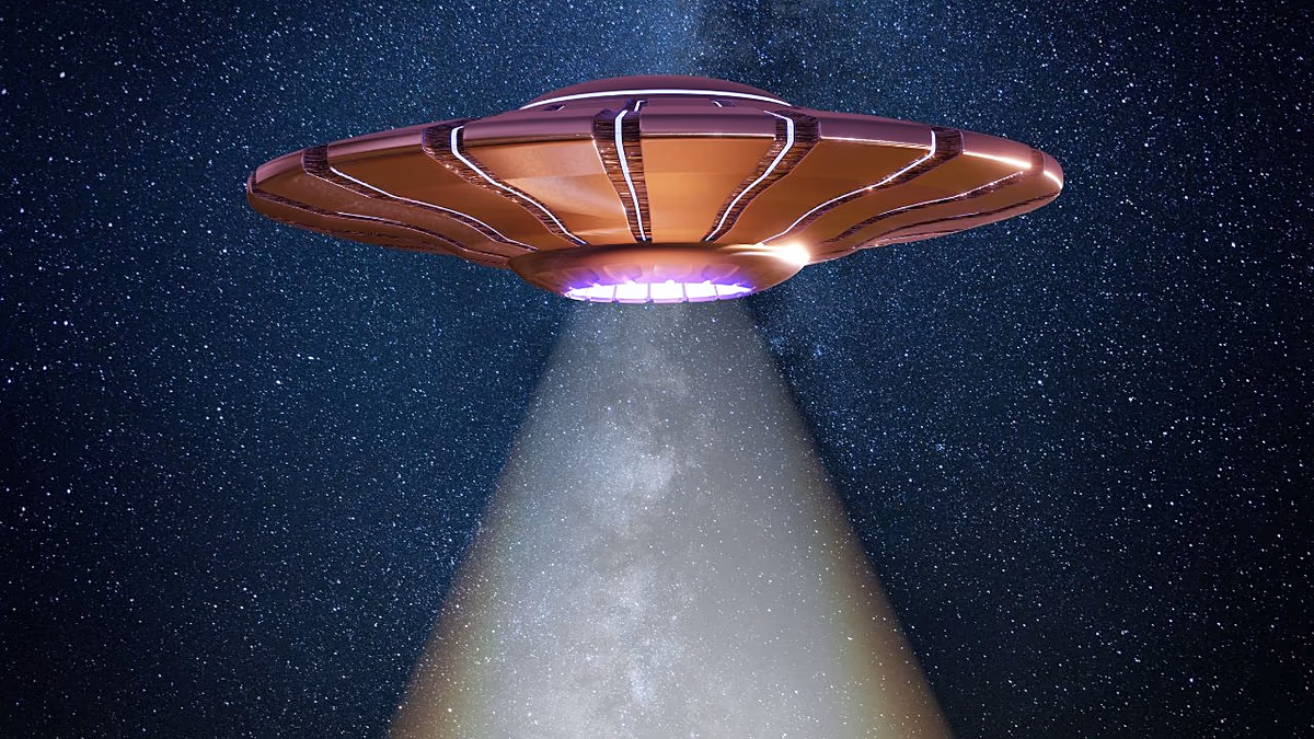 Trump dit que le gouvernement déclassifiera les informations sur les extraterrestres après les déclarations d'Obama