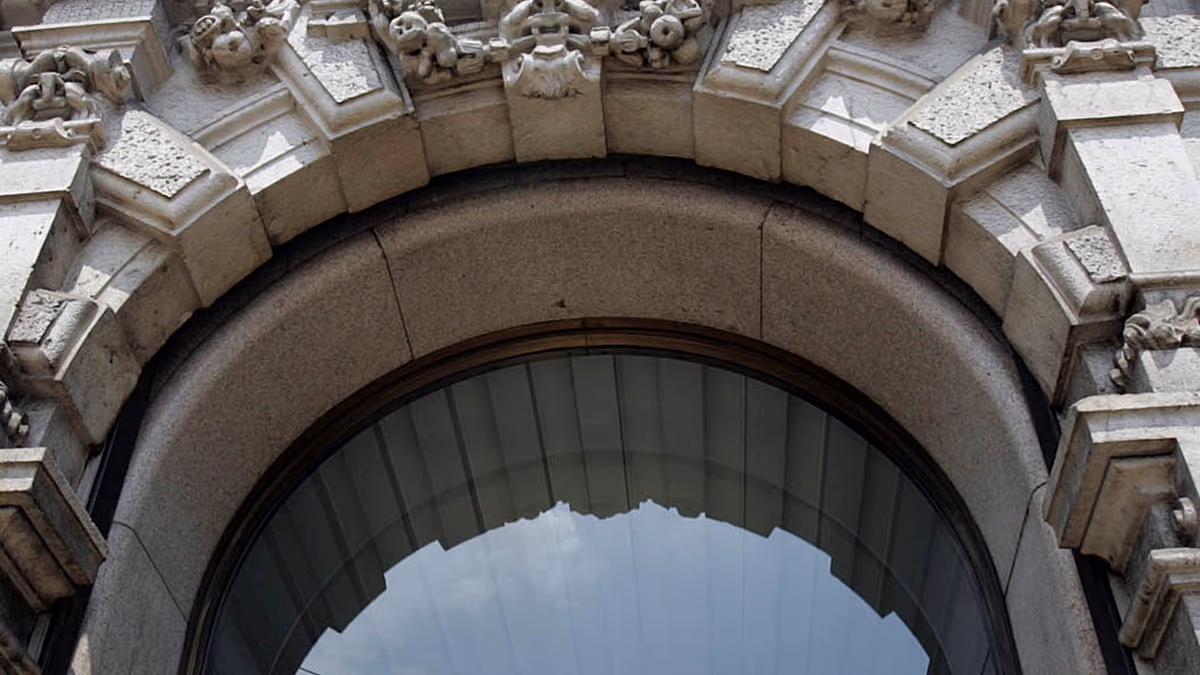 Un voleur de banque potentiel coincé dans le coffre-fort de Milan pendant neuf heures