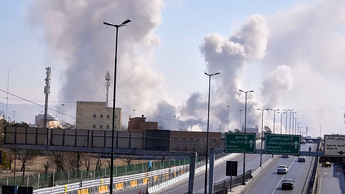 Live.
Iran fires its biggest barrage on Qatar, targets UAE in latest missile and drone strikes