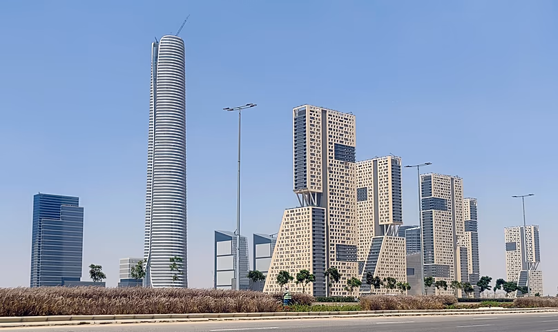 Tour emblématique et groupe de bâtiments dans la nouvelle capitale égyptienne