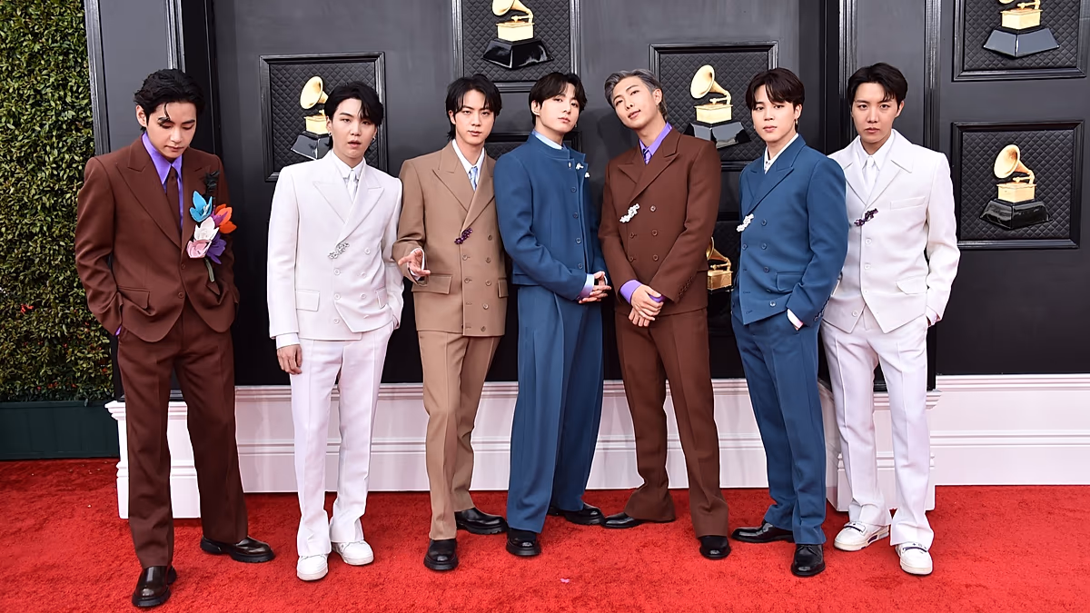 Les BTS sont de retour : les fans inondent Séoul alors que le nouvel album sort avant le méga concert de retour