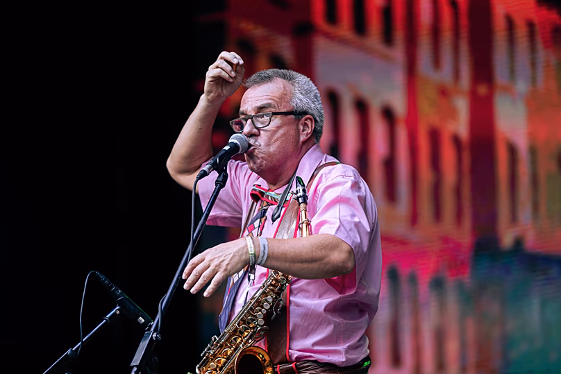 DrMaria se produisant lors d'un concert