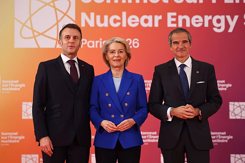 Emmanuel Macron, Ursula von der Leyen et Rafael Grossi participent au Sommet de l'AIEA sur l'énergie nucléaire à Paris, le 10 mars 2026