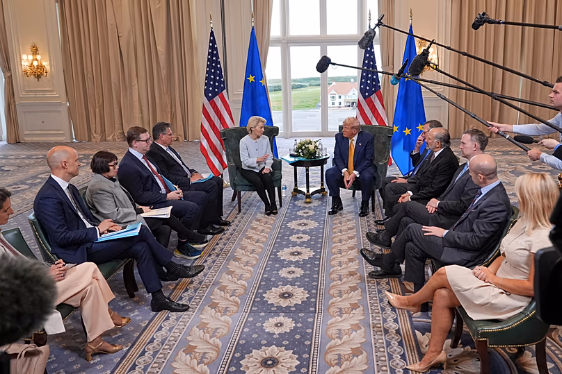 Le président Trump rencontre la présidente de la Commission européenne, Ursula von der Leyen, au parcours de golf Trump Turnberry en Écosse, en juillet 2025.