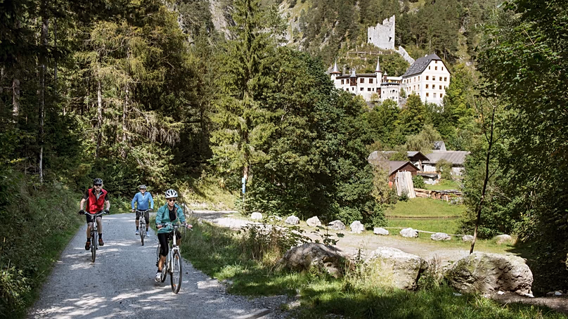 Via Claudia Augusta au château de Fernstein à Nassereith