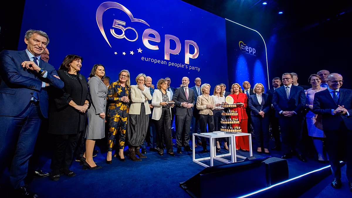 "Une erreur majeure", l'anniversaire du PPE gâché par la coopération avec l'extrême droite au Parlement européen