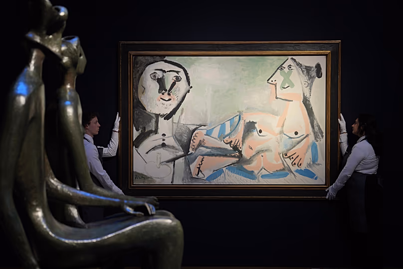 DOSSIER : Tableau de l'artiste espagnol Pablo Picasso "Le peintre et son modèle" exposé à la maison de ventes aux enchères Christie's à Londres, Royaume-Uni, le 25 février 2026.