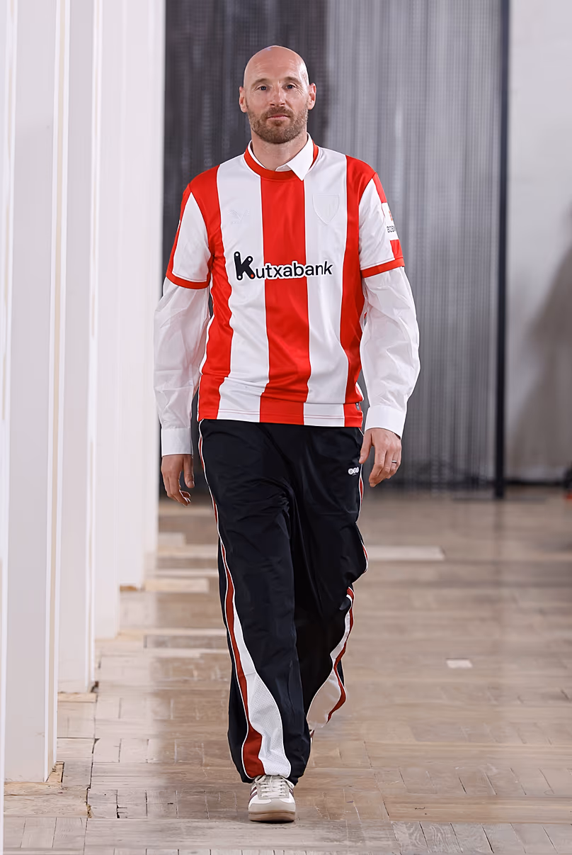 Maillot rétro de l'Athletico Bilbao 2026 qui sera porté contre Villareal ce week-end