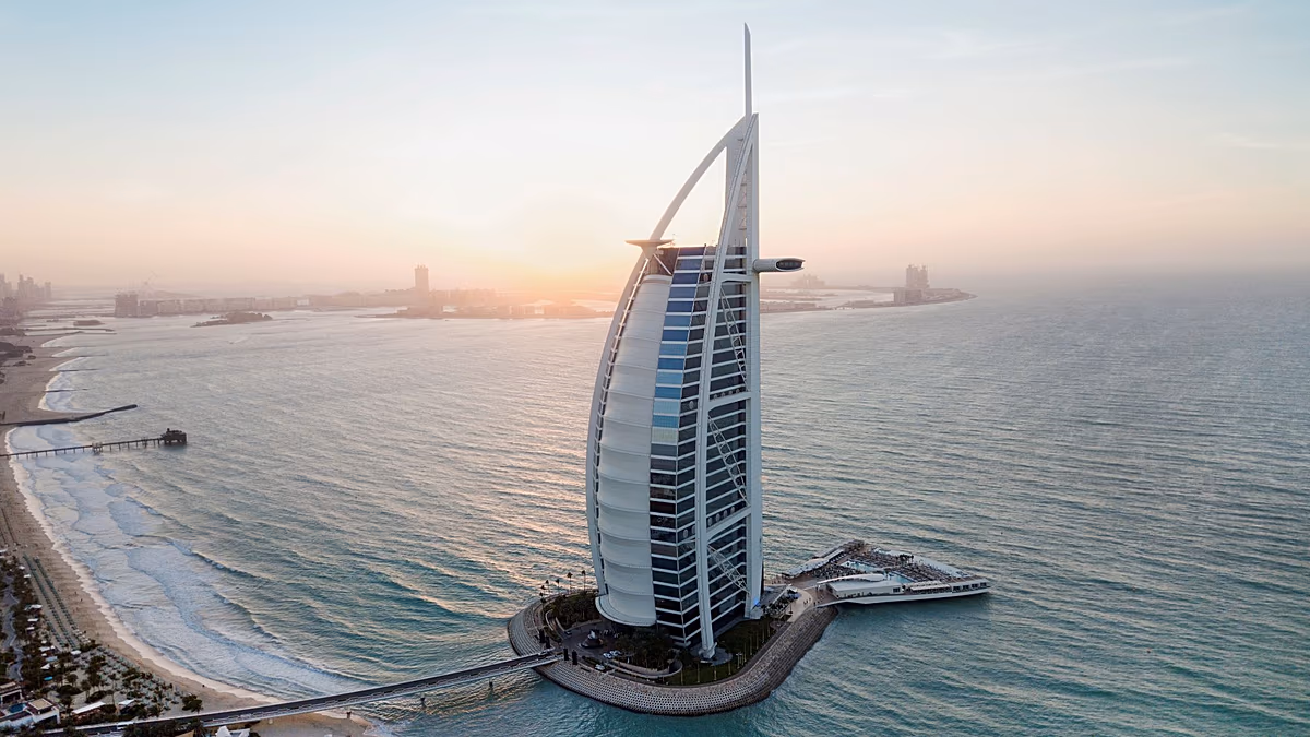 Le célèbre hôtel Burj Al Arab de Dubaï devrait fermer ses portes pendant 18 mois pour travaux de restauration