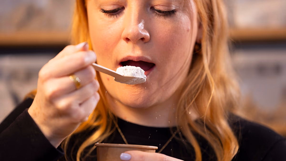 « Elle prenait des poignées de terre et la mangeait » : Rencontrez l'artiste qui encourage les gens à consommer de la terre