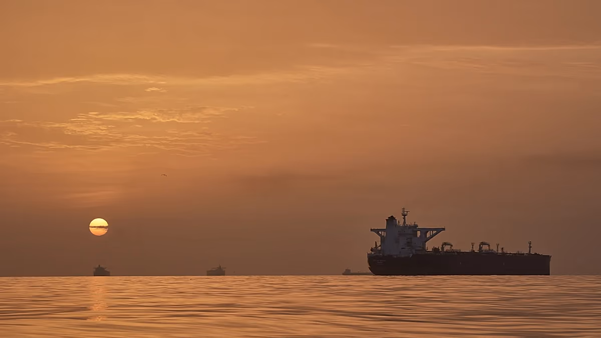 L'Iran saisit deux cargos dans le détroit d'Ormuz après que trois navires ont tiré sur