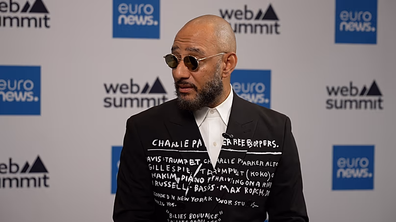 Swizz Beatz s'entretient avec Euronews lors du Web Summit Qatar 2026.