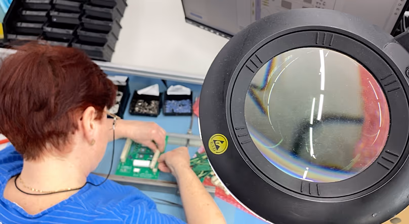 Usines de fabrication de cartes électroniques, BTL Industries