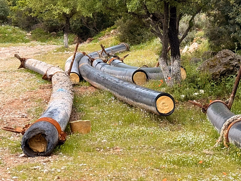 Ithaque - Dépose d'une cage de pisciculture