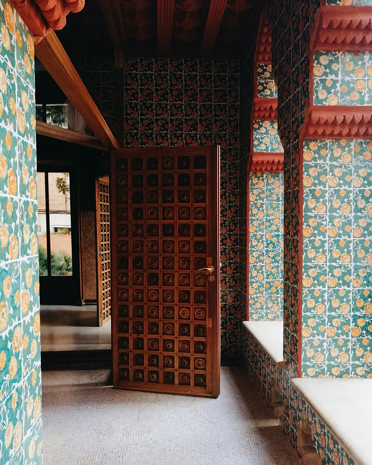 Carrelage à la Casa Vicens, Barcelone, Catalogne, Espagne, septembre 2020.