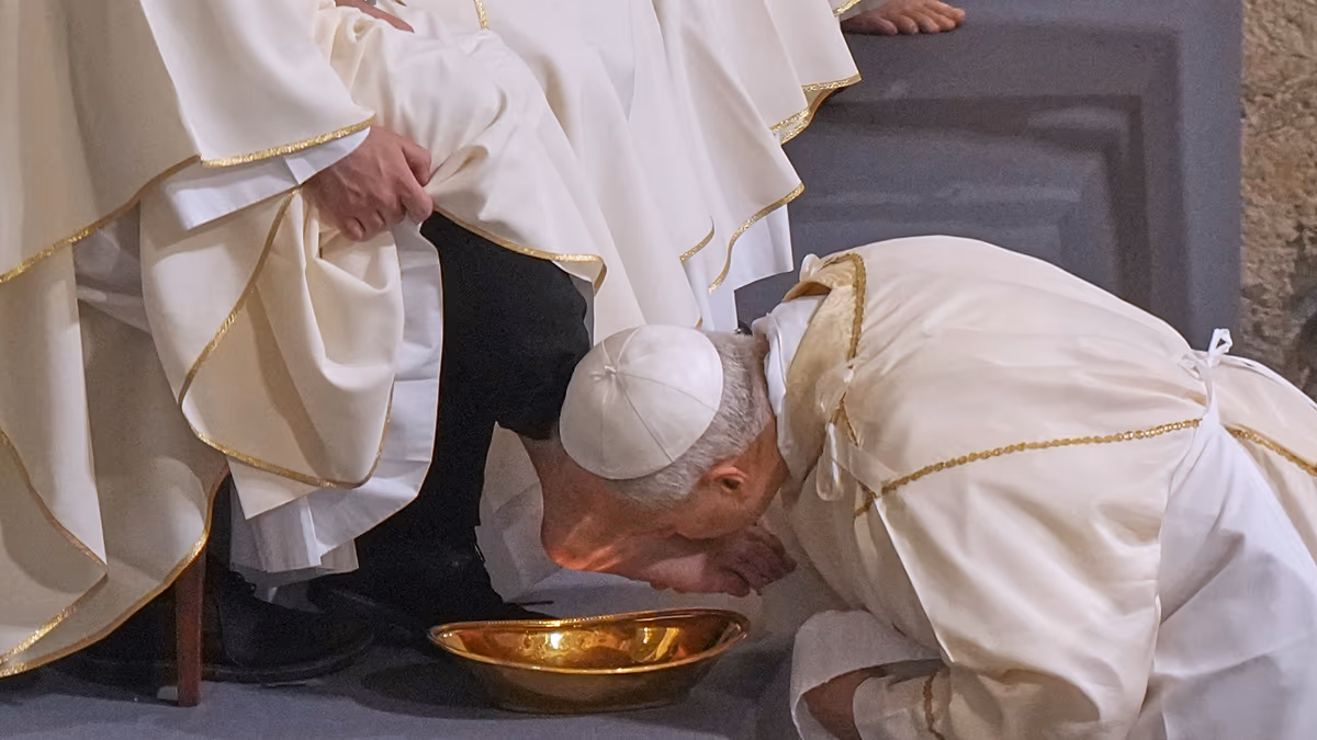 De la messe chrismale au lavement des pieds : commence le premier temps pascal du pape Léon
