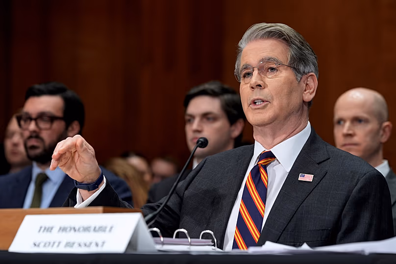 Le secrétaire américain au Trésor, Scott Bessent, témoigne devant la commission sénatoriale des banques, du logement et des affaires urbaines à Capitol Hill, le 5 février 2026.