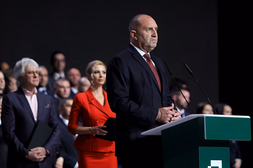 L'ancien président bulgare Roumen Radev prononce un discours lors du rassemblement de clôture de sa campagne, à Sofia, le jeudi 16 avril 2026.