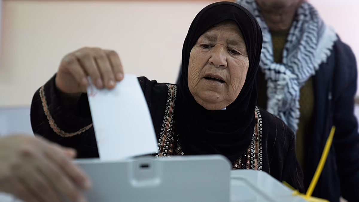 La Cisjordanie et une partie de Gaza votent aux premières élections municipales depuis la guerre
