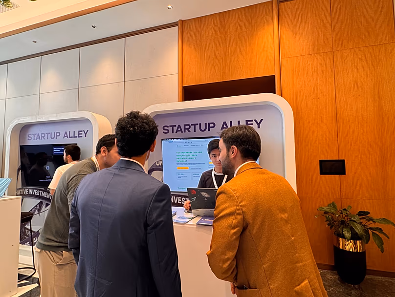 Discussions entre représentants de sociétés de capital-risque