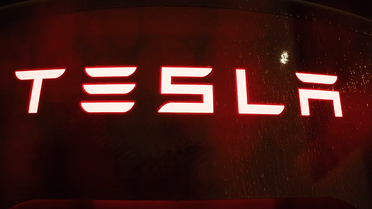 Les bénéfices de Tesla augmentent mais les inquiétudes sur la croissance persistent alors que Musk présente ses plans de dépenses