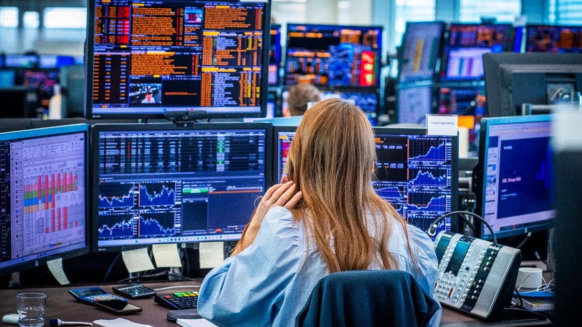 Les marchés boursiers stagnent alors que les prix du pétrole se maintiennent au-dessus de 100 dollars en raison de l'impasse des négociations entre les États-Unis et l'Iran